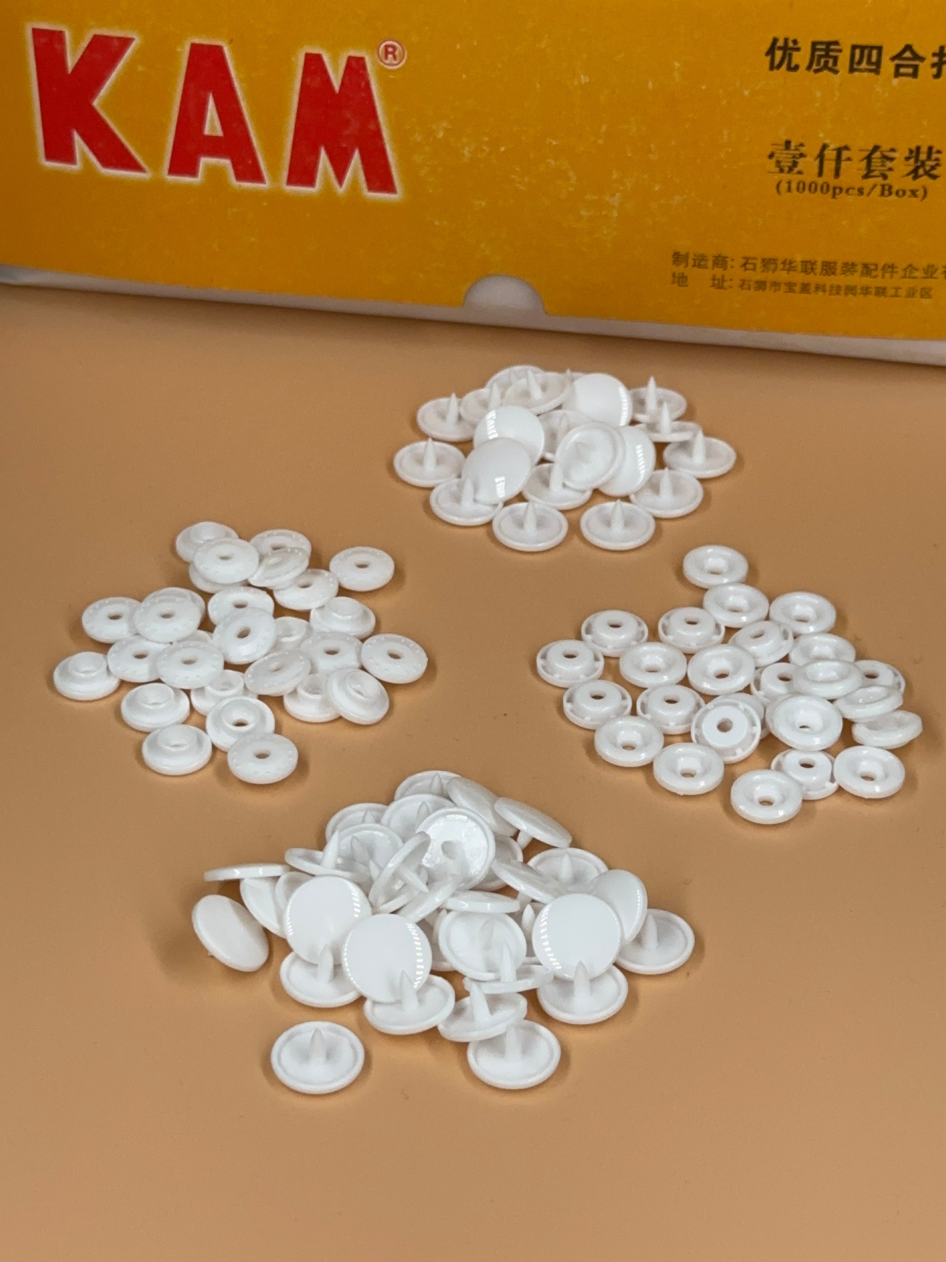 1000gab Plastmasas spiedpogas 12,5mm (T-5) baltā krāsa