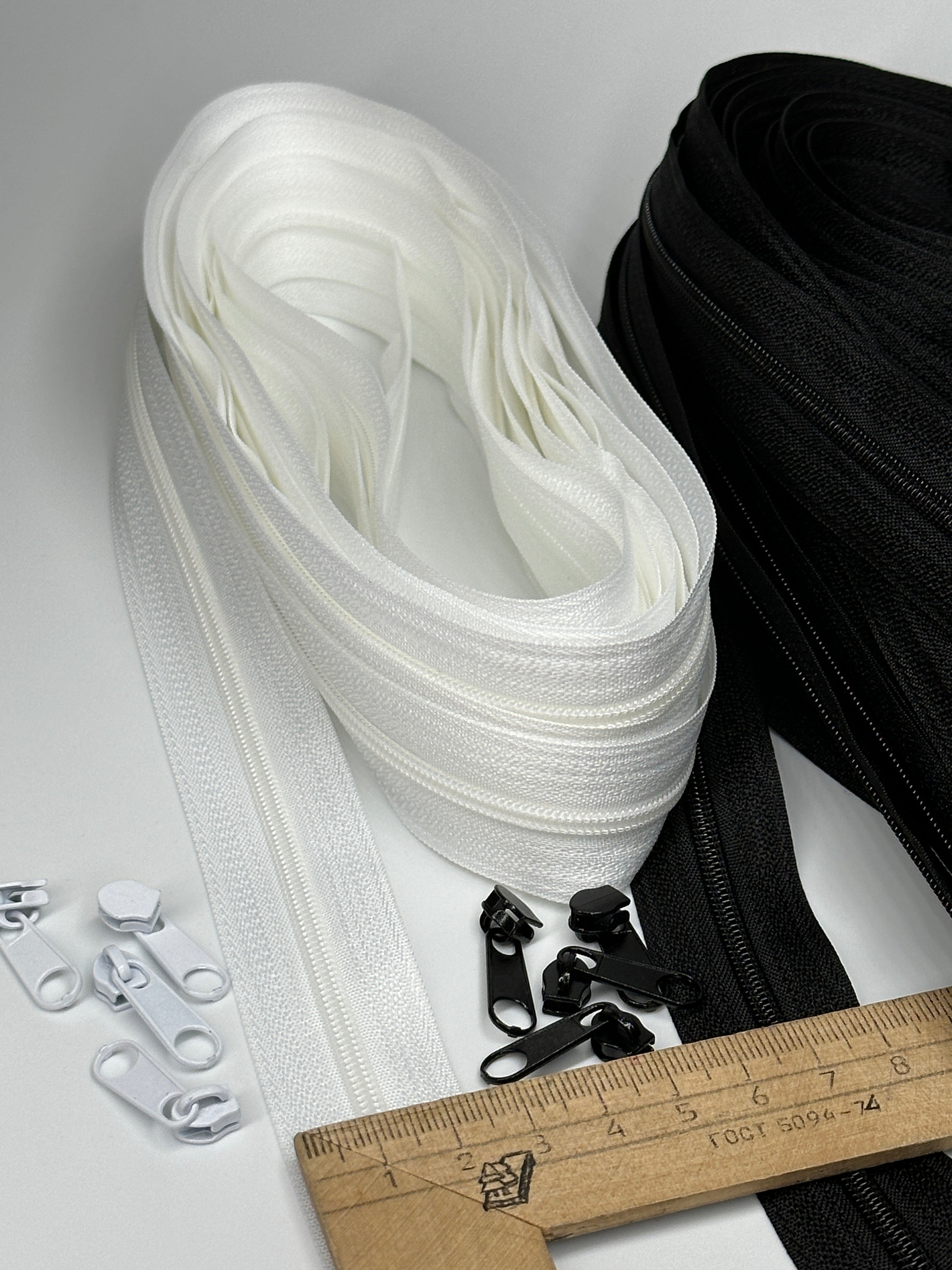 Spiral zipper 3mm in meters (measured) black/white color